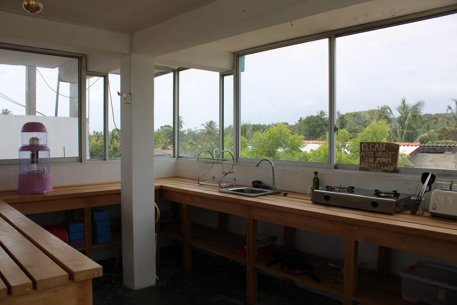 Sun&Moon Hostel Mirissa Buitenkant foto